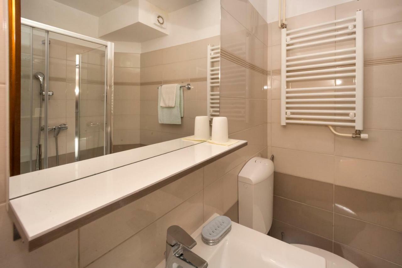Tar-Vabriga Villa Carolina מראה חיצוני תמונה