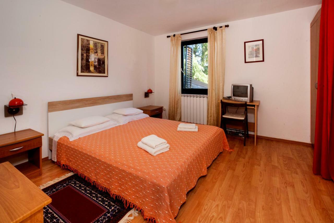 Tar-Vabriga Villa Carolina מראה חיצוני תמונה
