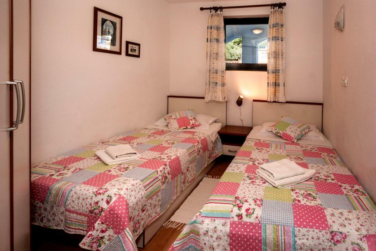 Tar-Vabriga Villa Carolina מראה חיצוני תמונה
