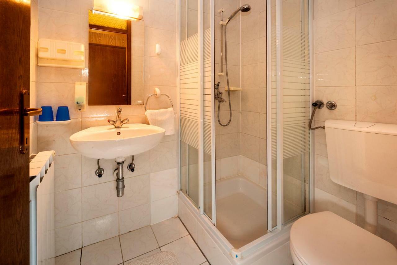 Tar-Vabriga Villa Carolina מראה חיצוני תמונה