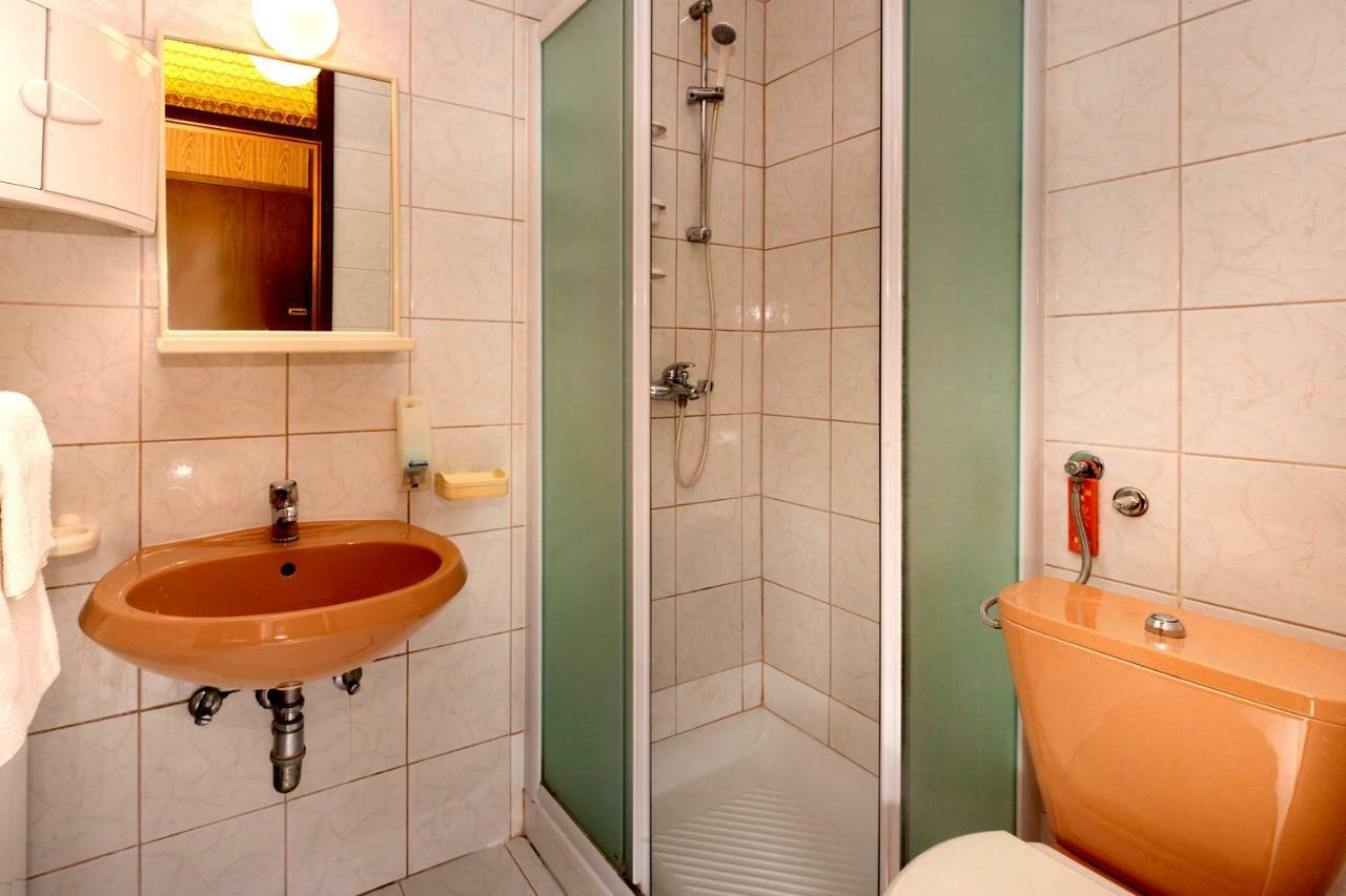Tar-Vabriga Villa Carolina מראה חיצוני תמונה