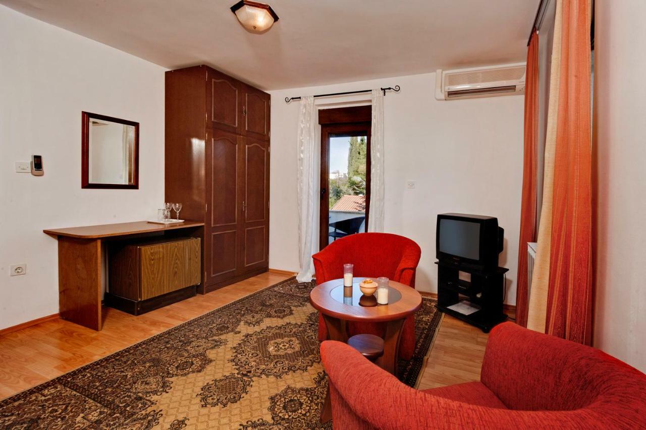 Tar-Vabriga Villa Carolina מראה חיצוני תמונה