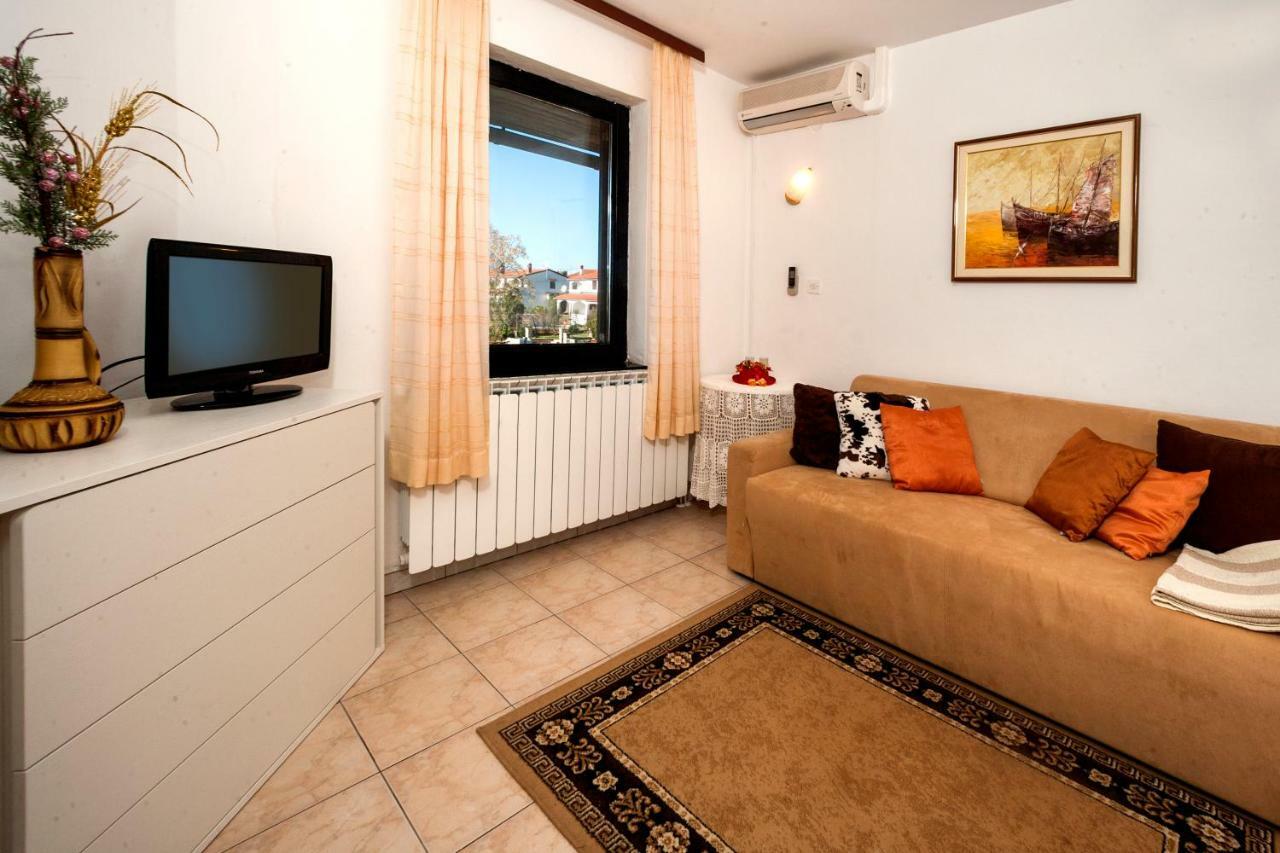 Tar-Vabriga Villa Carolina מראה חיצוני תמונה