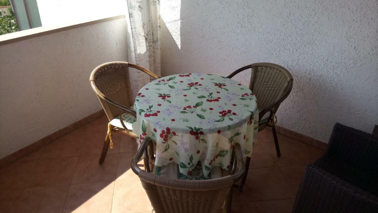 Tar-Vabriga Villa Carolina מראה חיצוני תמונה