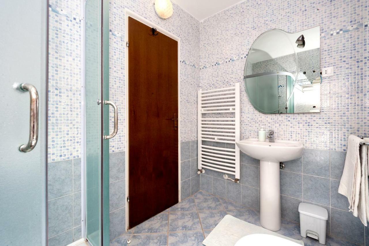 Tar-Vabriga Villa Carolina מראה חיצוני תמונה