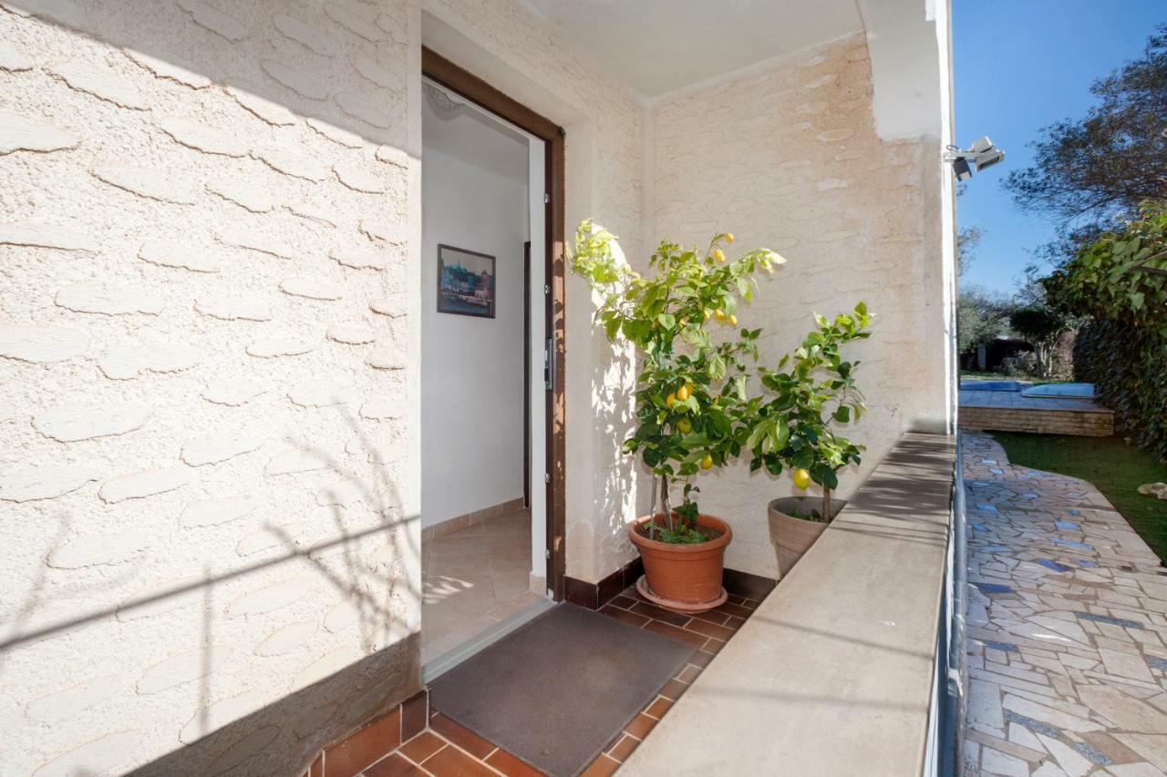 Tar-Vabriga Villa Carolina מראה חיצוני תמונה